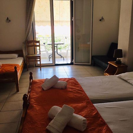 Araliki Apartments & Studios Loutra Edipsou  Ruang foto