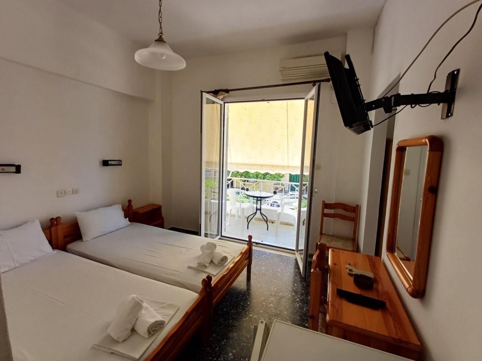 Araliki Apartments & Studios Loutra Edipsou  Bagian luar foto